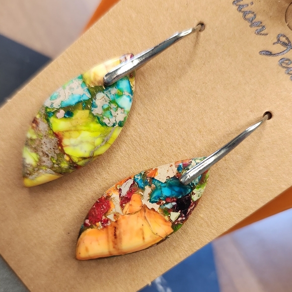 Earrings comes in 9 pairs - Picture 3 of 6